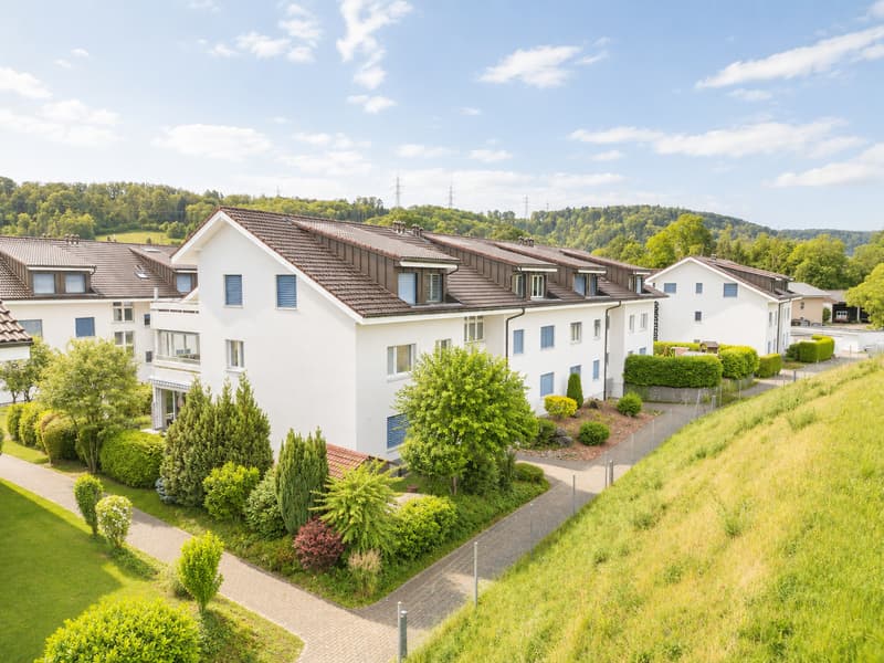 Rêve de maison avec balcon ensoleillé – Emouvrez, arrivez, sentez-vous bien (1)