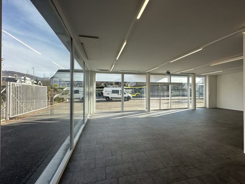 Commercial property for rent in Bubendorf (1)
