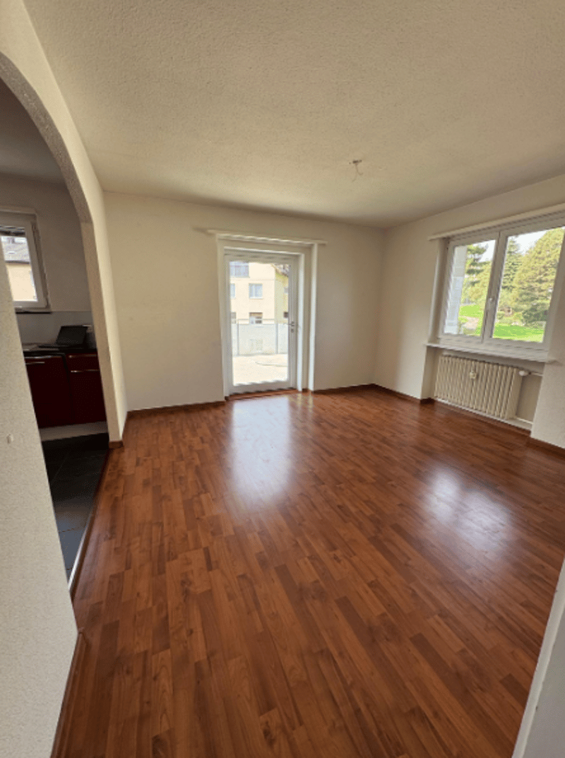 Charmante 4.5-Zimmer-Wohnung in sonnigem Wohnquartier Hinteregg (3)