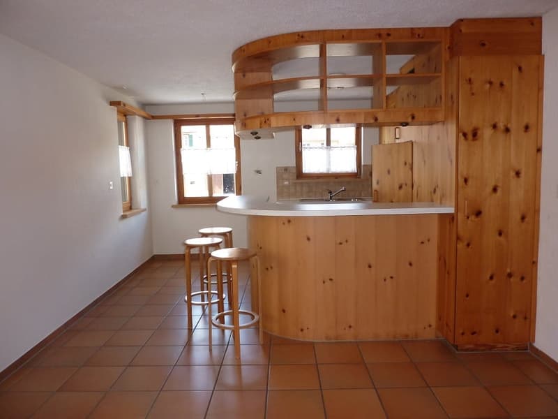 Gemütliche 2.5-Zimmer-Wohnung mit grossem Sitzplatz (6)