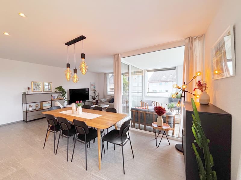 Moderne 2.5-Zimmer-Wohnung mit Loggia im Eigentumsstandard in Möhlin (4)