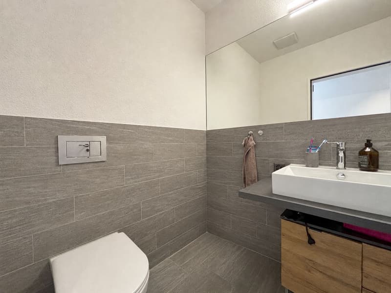 Moderne 2.5-Zimmer-Wohnung mit Loggia im Eigentumsstandard in Möhlin (9)