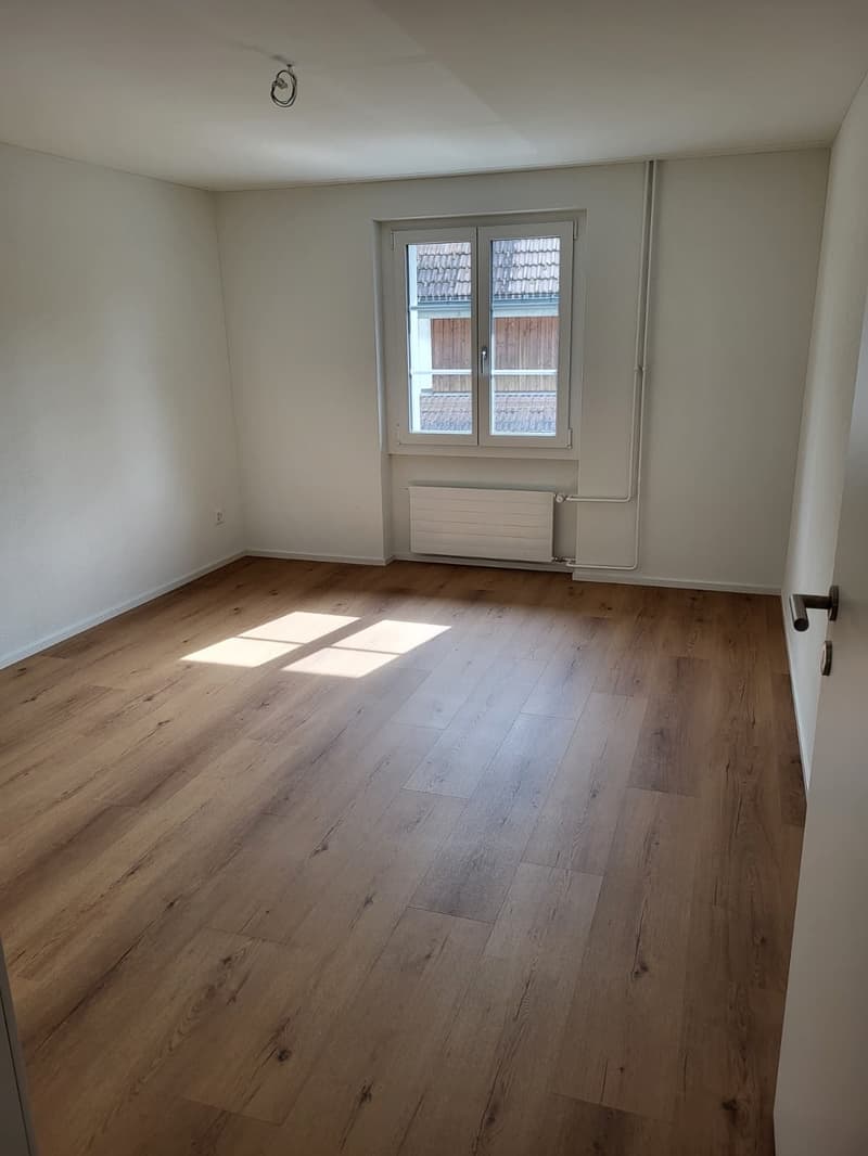Appartamento moderno 3.5 locali con balcone e vista panoramica a Maseltrangen (5)