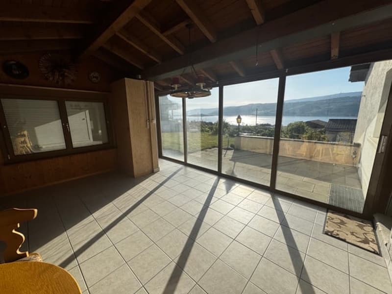 Incantevole casa unifamiliare 5-6 locali con vista lago e giardino a Mörigen (17)