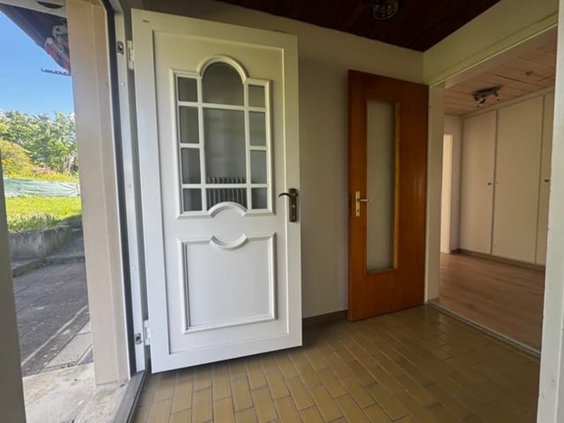 Incantevole casa unifamiliare 5-6 locali con vista lago e giardino a Mörigen (7)