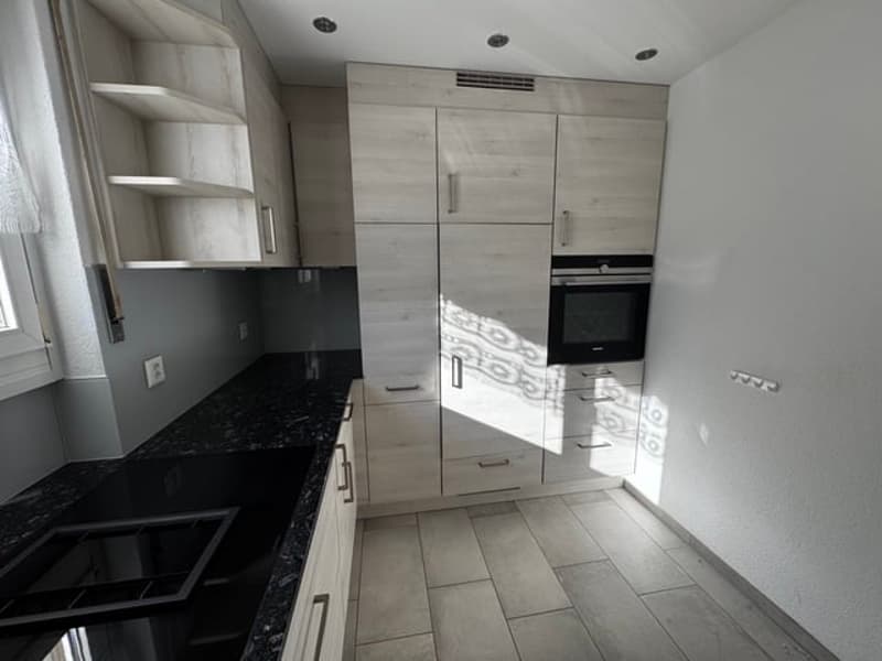 Incantevole casa unifamiliare 5-6 locali con vista lago e giardino a Mörigen (22)