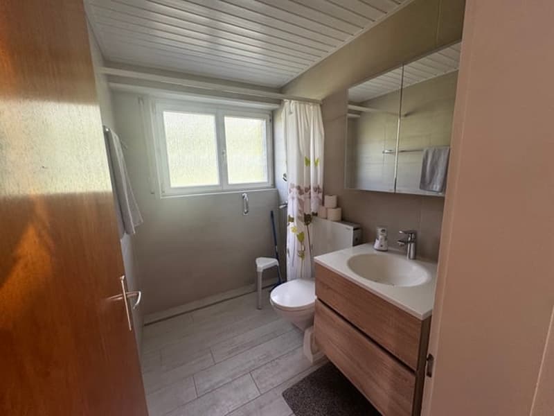 Incantevole casa unifamiliare 5-6 locali con vista lago e giardino a Mörigen (19)