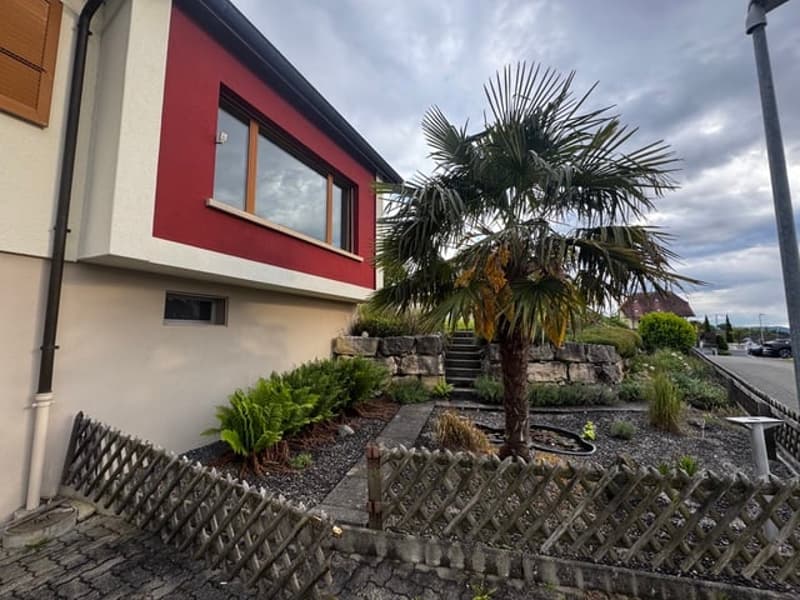 Incantevole casa unifamiliare 5-6 locali con vista lago e giardino a Mörigen (27)