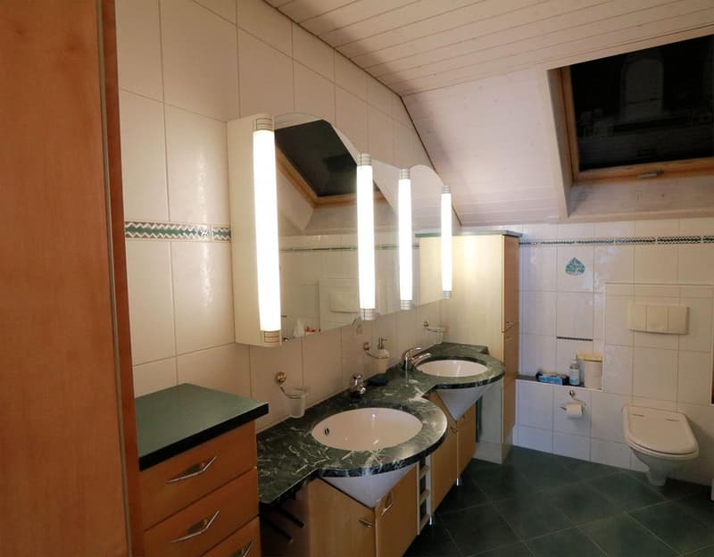 Charmantes 6.5-Zimmer-Einfamilienhaus mit Aussicht in Rebstein (8)