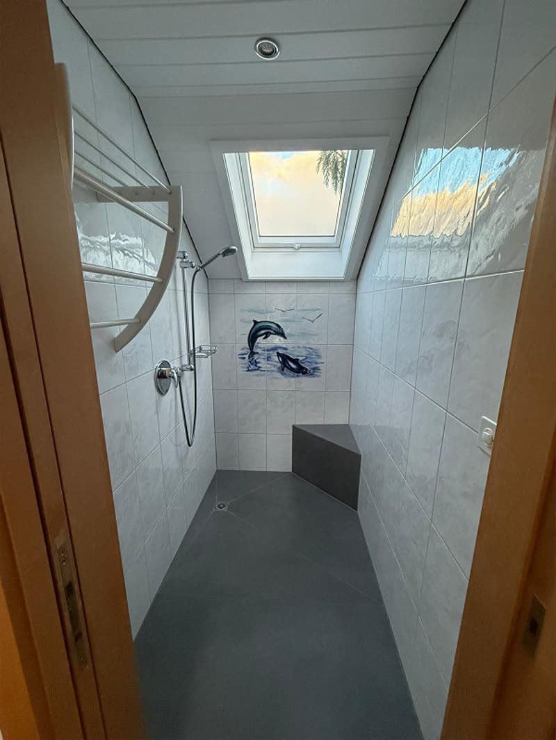 Charmantes 6.5-Zimmer-Einfamilienhaus mit Aussicht in Rebstein (10)