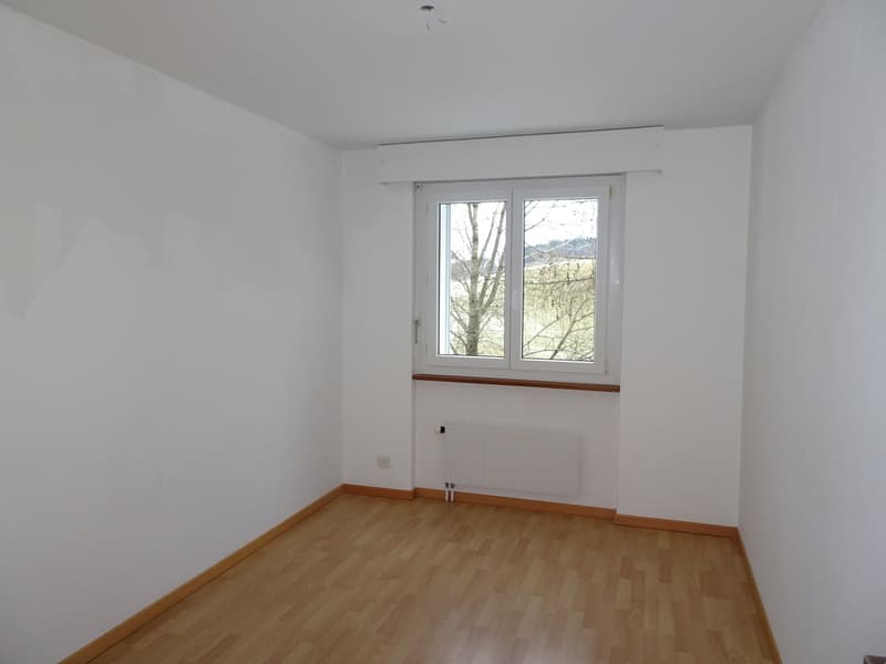 Appartamento luminoso 4,5 locali con cucina nuova a Schwarzenburg (13)