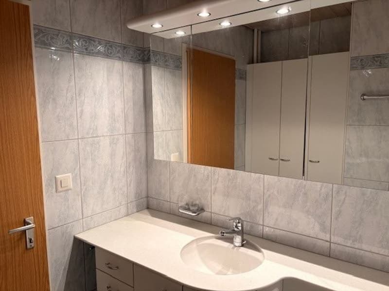 Beautiful, spacious 5.5 room apartment in a quiet location near school and shopping facilities (16)