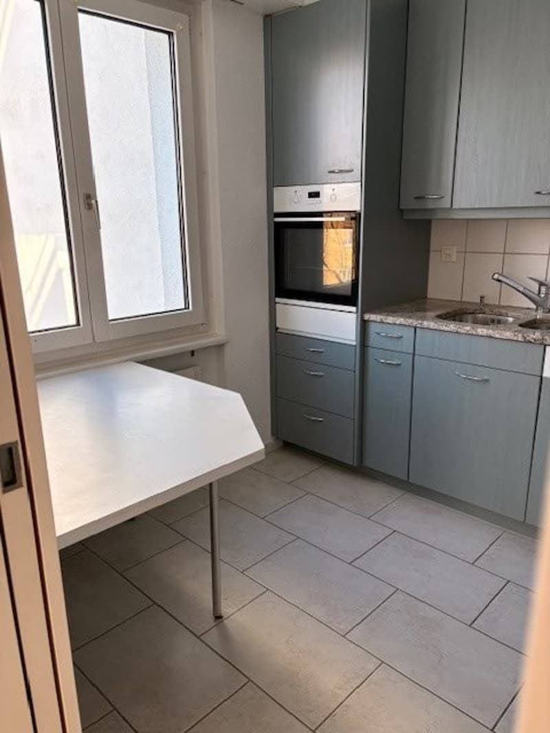 Beautiful, spacious 5.5 room apartment in a quiet location near school and shopping facilities (7)
