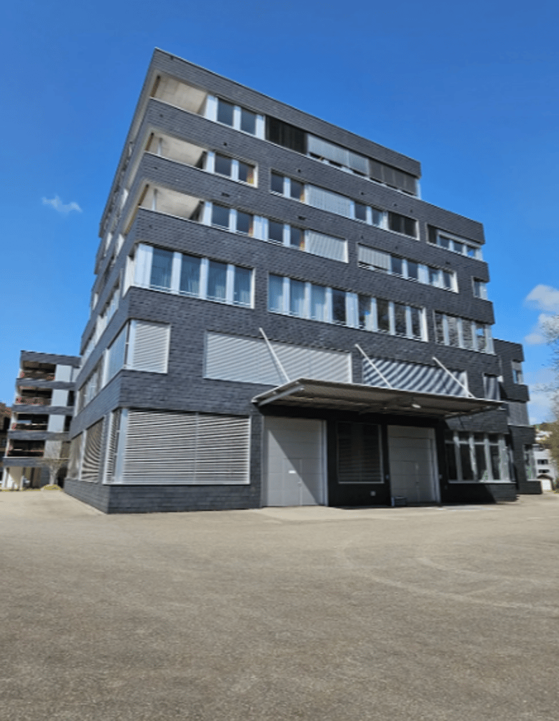 Moderne Gewerberäume mit 4.57 m Deckenhöhe (2)