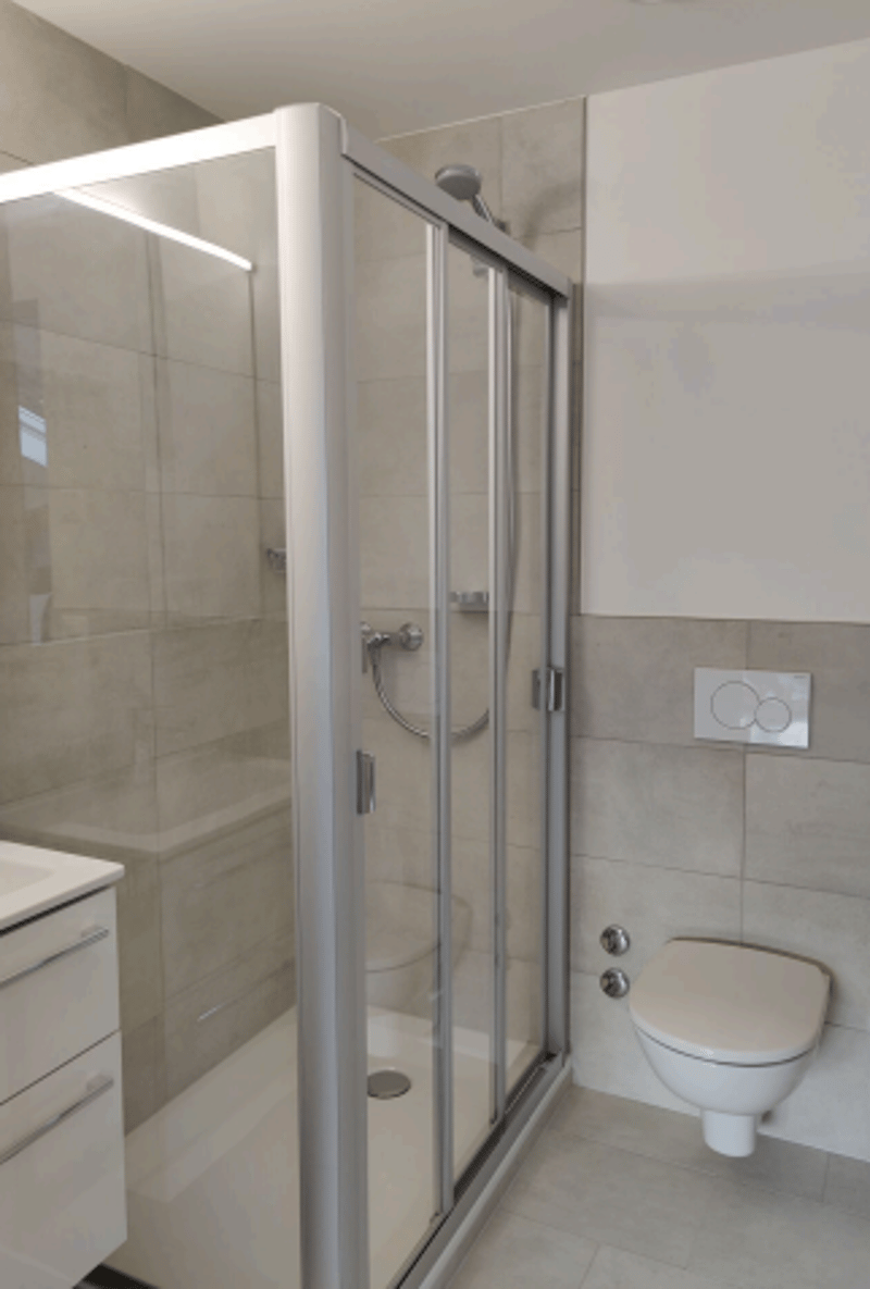 Charmant appartement 2.5 pièces avec balcon et belle vue à Stallikon (6)