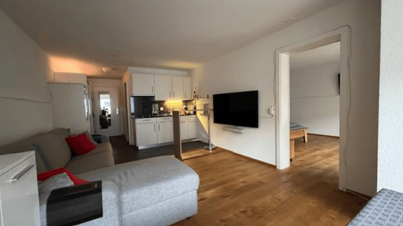 Charming 2.5-room apartment with mountain view in Flums (4)