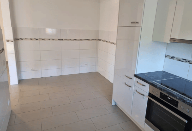 Modern 4.5-room apartment with balcony in Oberhofen AG (10)