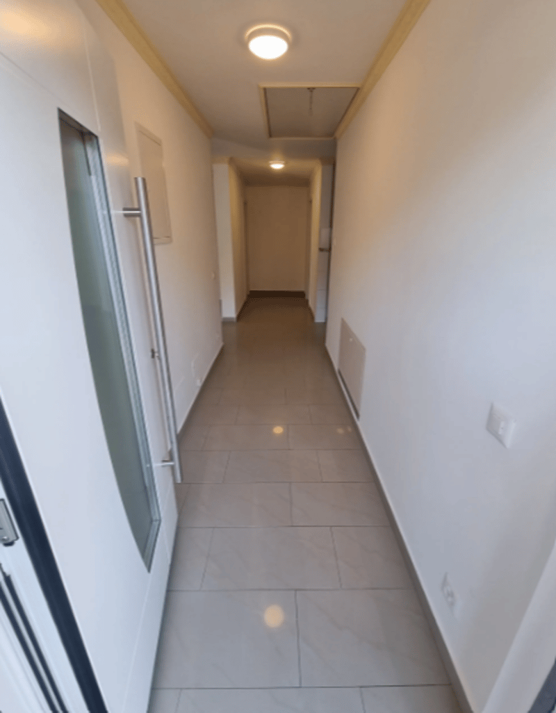 Modern 4.5-room apartment with balcony in Oberhofen AG (2)