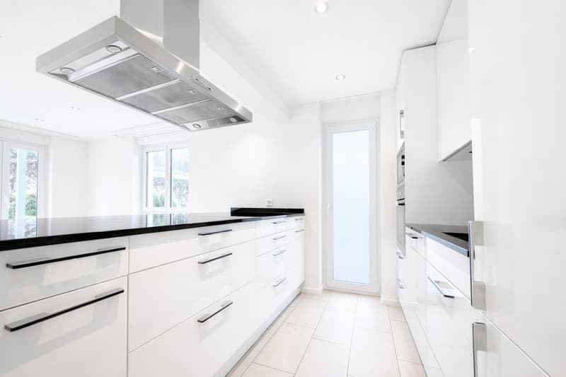 Modern Family House in Eiken with Light, Peace, and Quality of Living (5)