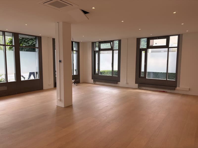 Locale commerciale in posizione centrale a Hergiswil – 95 m² al piano terra (1)