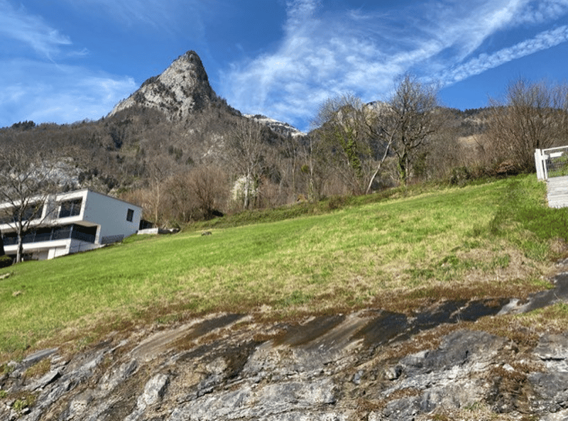 Terrain à bâtir exceptionnel avec une vue magnifique, inconstructible à Lienz/Altstätten (2)