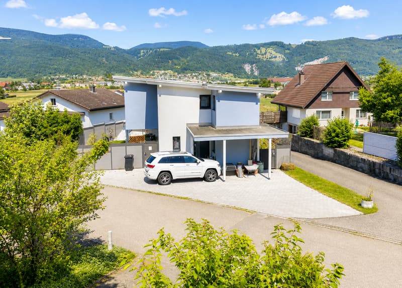 Modern family home with panoramic views and high living quality (2)