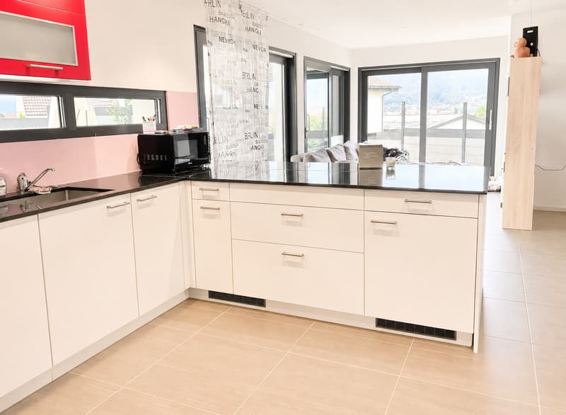 Modern family home with panoramic views and high living quality (3)