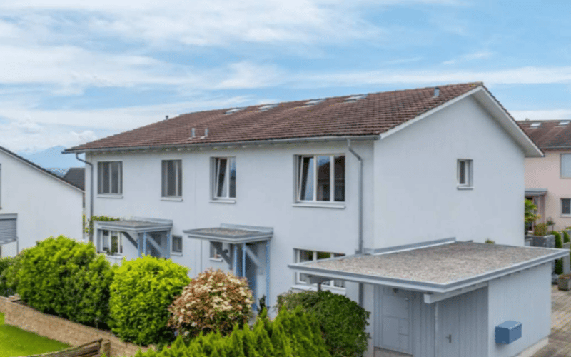 Charmante, top gepflegte 6.5-Zimmer-Doppeleinfamilienhaushälfte in Sins (AG) (2)