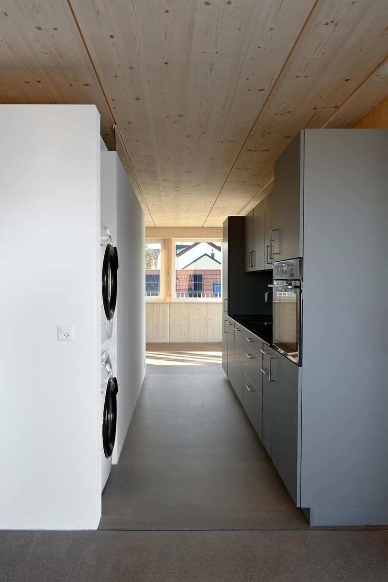 Nuovo appartamento loft in mansarda di 2,5 locali a Ostermundigen (4)