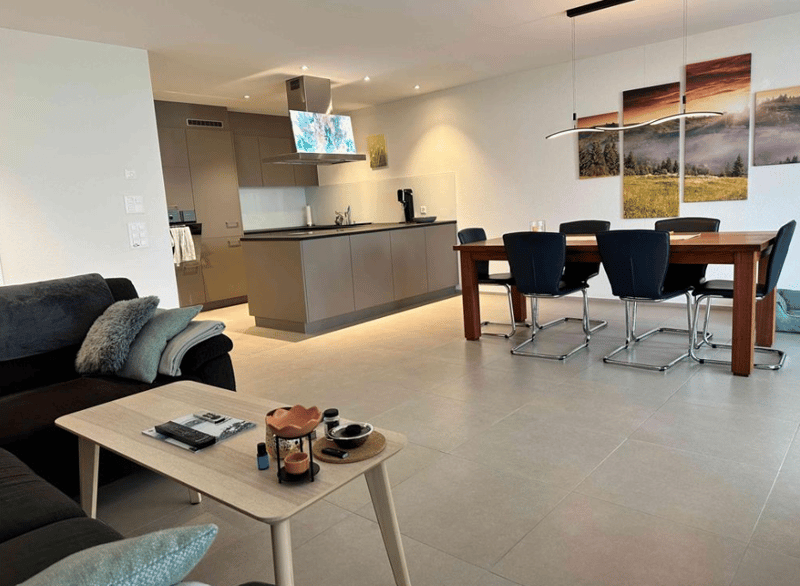 Exclusive 3.5-room garden apartment with approximately 100 m² private outdoor area (3)