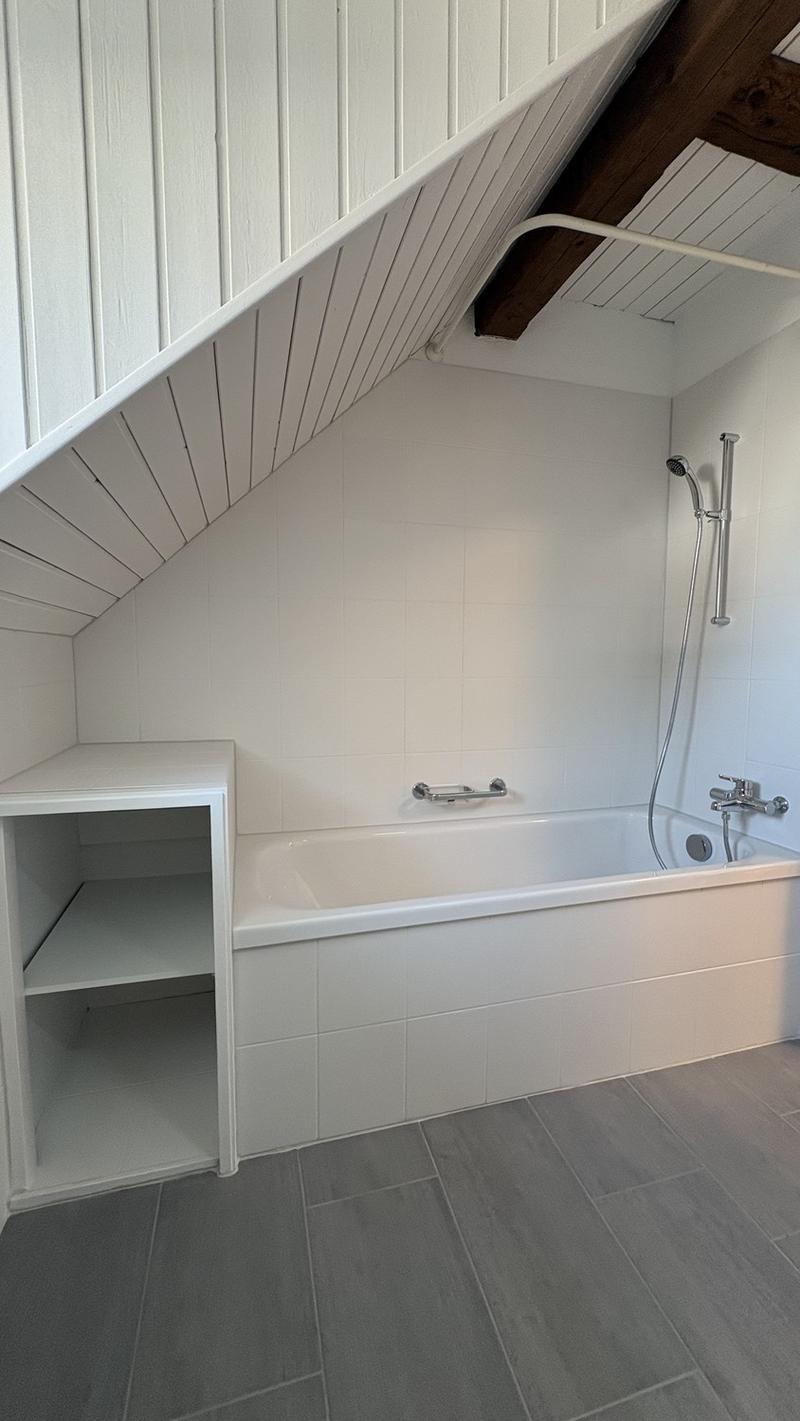 Bright 4.5-room maisonette in the village center - freshly renovated (10)