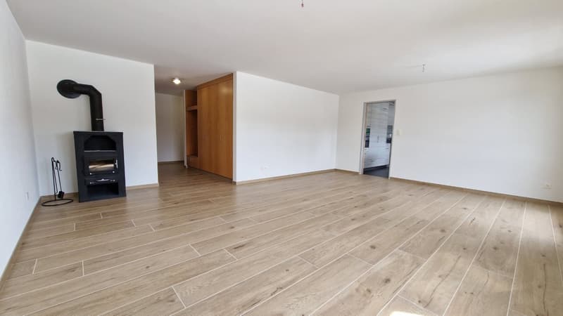 Helle, sehr freundliche und grosszügige 4.5-Zimmer-Wohnung in Züberwangen mit Balkon (3)