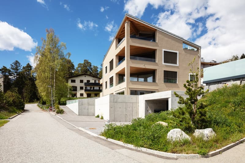 High-quality owner-occupied apartment (4.5 rooms) in Lenz (GR) (2)