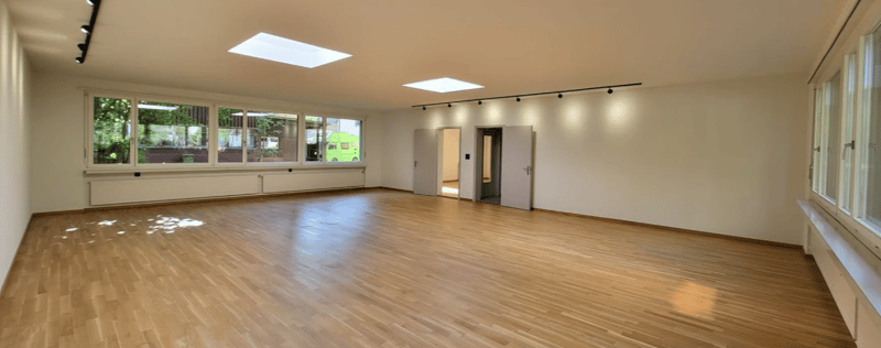 Helles Büro-/Ateliergebäude an zentraler Lage in Glarus – 165 m² sofort verfügbar (4)