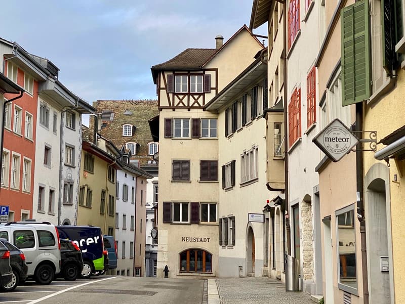 Apartment in the old town with balcony (2)