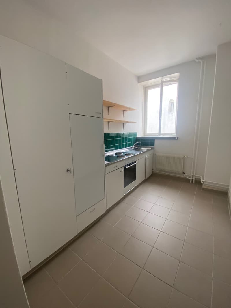 Apartment in the old town with balcony (3)