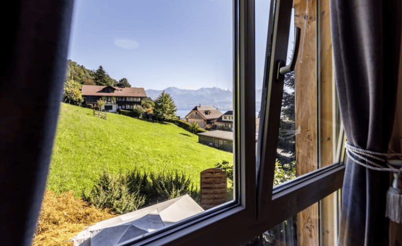 Living where others vacation – 4.5-room apartment with lake and Alpine views (3)