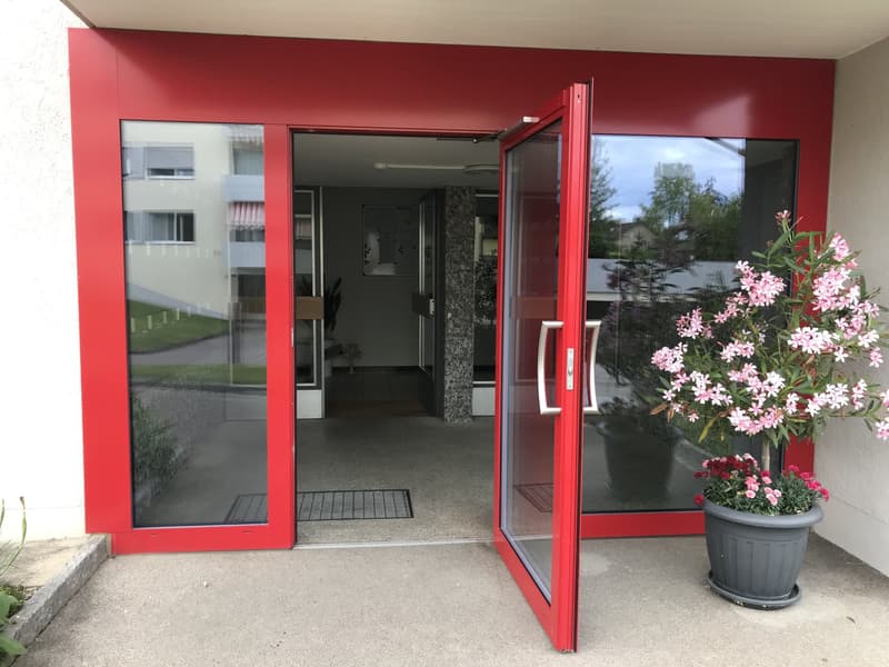 Appartement 3,5 pièces au rez-de-chaussée avec terrasse dans un quartier calme – avec place de parking extérieure à louer (3)