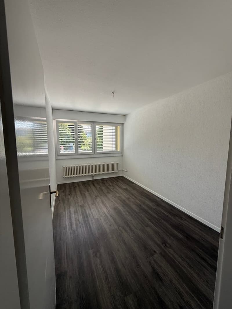 Appartement attractif de 3,5 pièces à Rüfenacht (3)