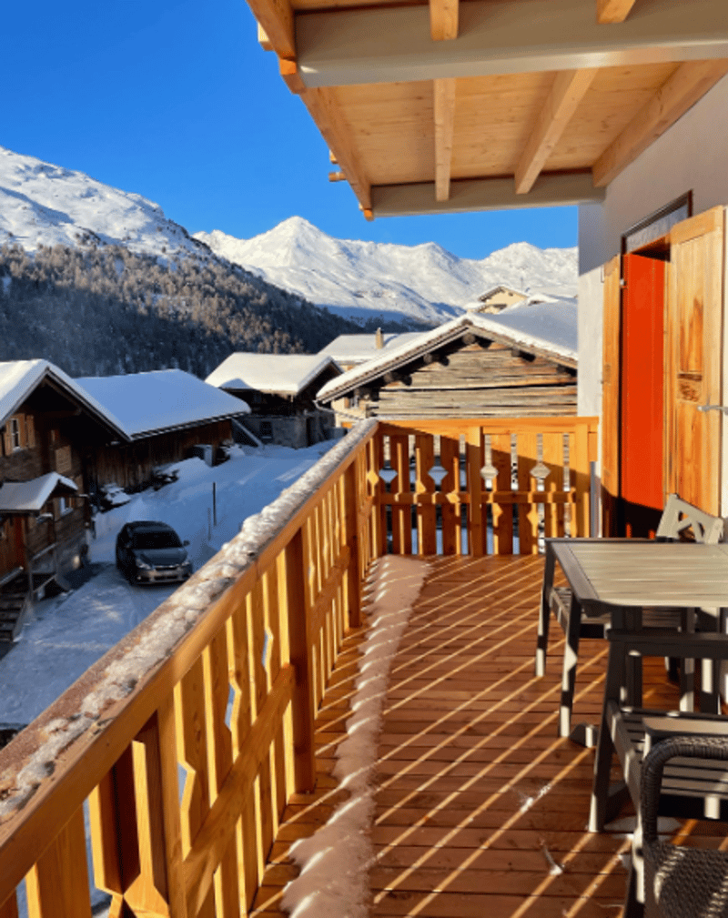 Charmante 4-Zimmer-Wohnung mit Cheminée und atemberaubender Bergkulisse in Avers-Cresta (9)