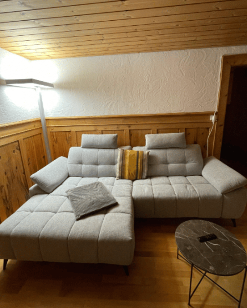 Charmante 4-Zimmer-Wohnung mit Cheminée und atemberaubender Bergkulisse in Avers-Cresta (3)