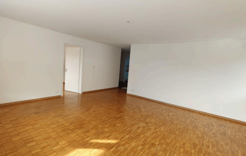 Appartement lumineux 4.5 pièces avec balcon dans un quartier calme à Stallikon (5)