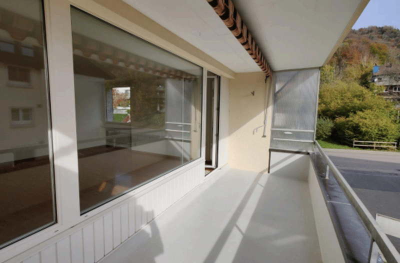 Appartement lumineux 4.5 pièces avec balcon dans un quartier calme à Stallikon (8)