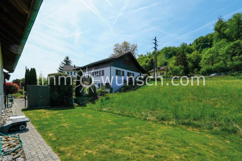 Casa familiare affascinante di 5 ½ locali con splendido giardino, in zona residenziale elevata e tranquilla (6)