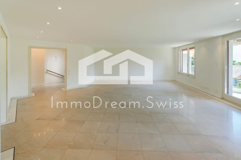 Spacious and bright 4 ½ room maisonette property, "Residenza al Parco", with partial lake view (2)
