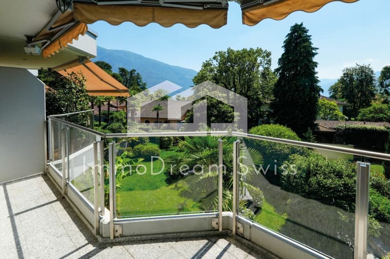 Spacious and bright 4 ½ room maisonette property, "Residenza al Parco", with partial lake view (3)