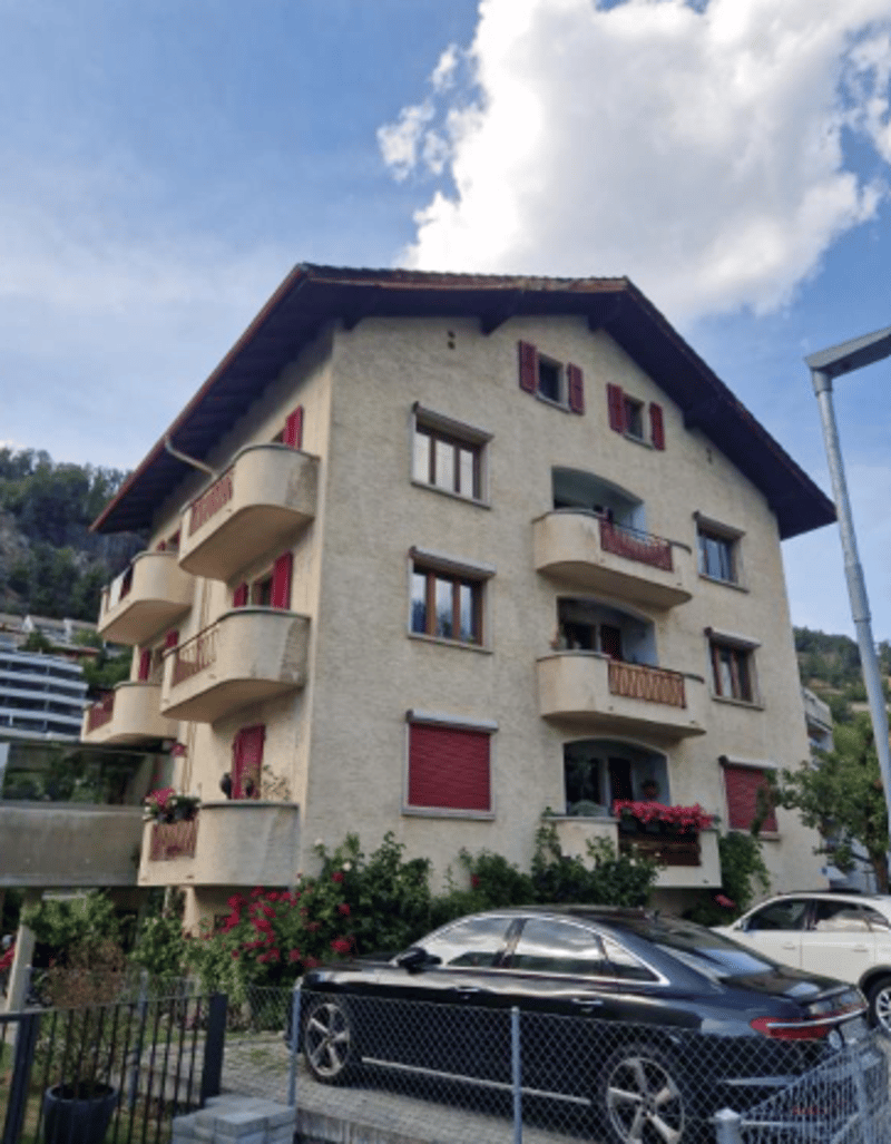 Ampio appartamento, su 2 piani, di 4,5 locali in una casa di 3 famiglie (1)