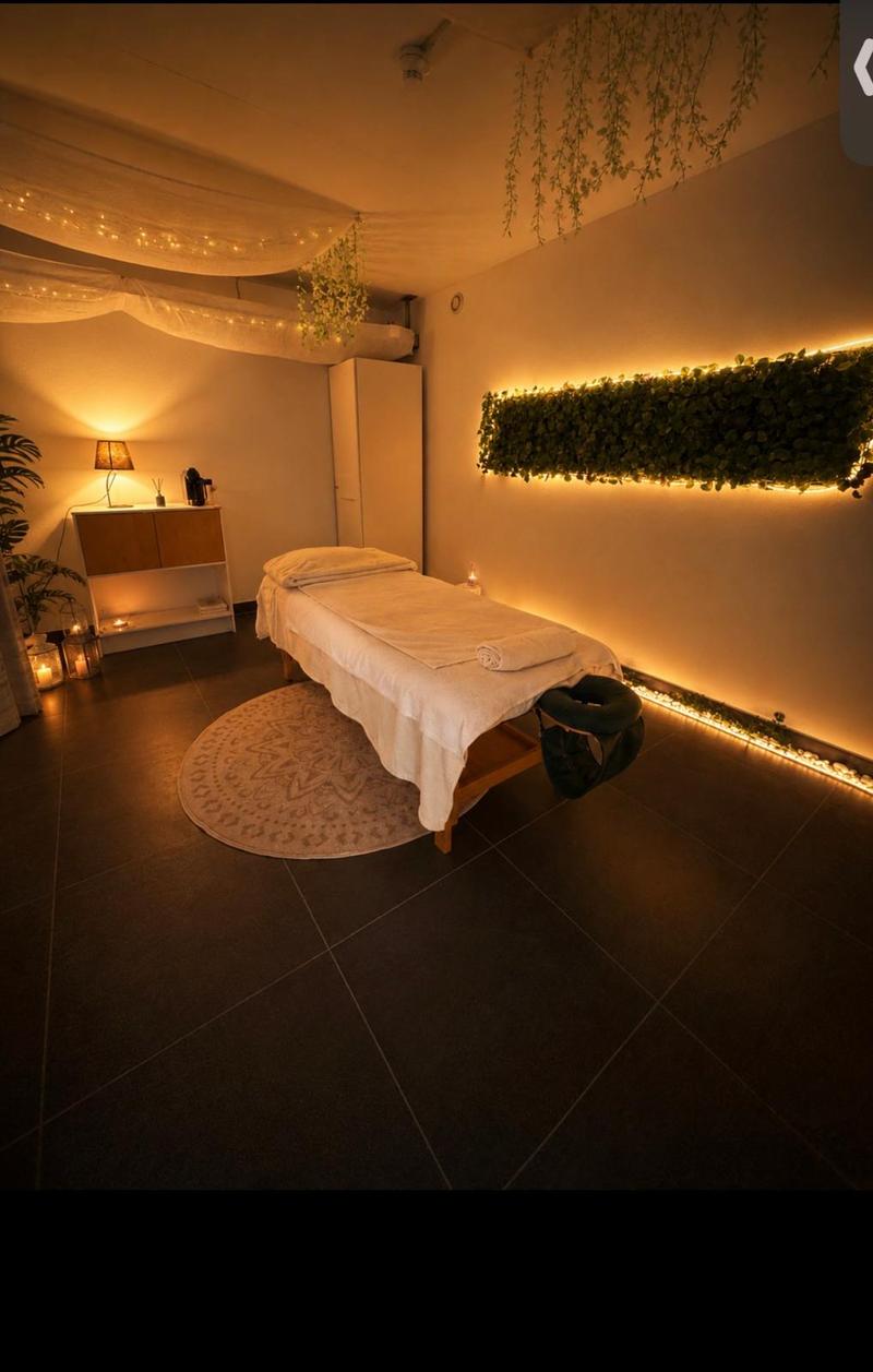 Travaillez où la beauté est chez elle. ✨Salles de traitement & lieux de travail à Lucerne (1)