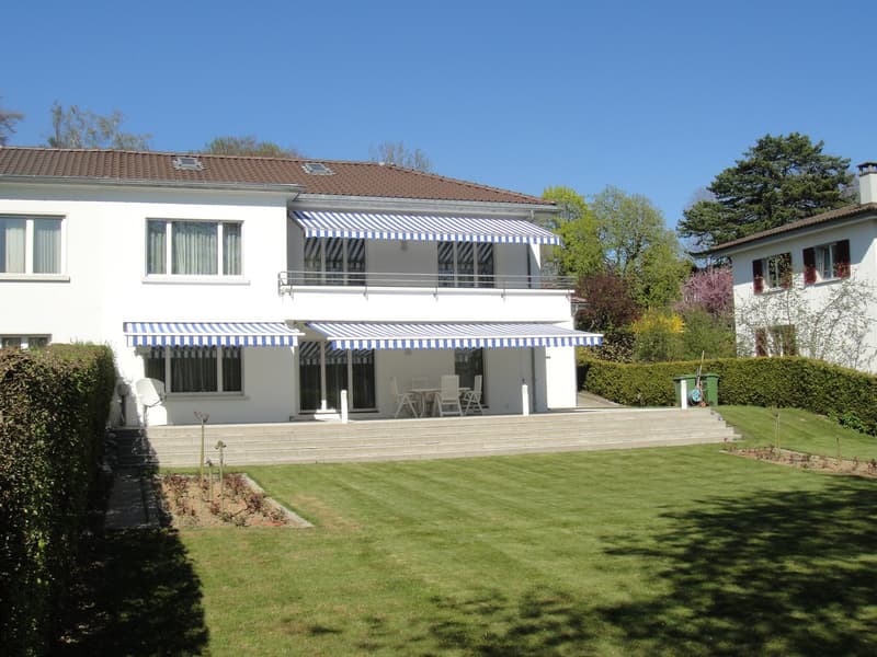 Villa esclusiva di 6,5 locali con vista sul giardino a Muri presso Berna (1)
