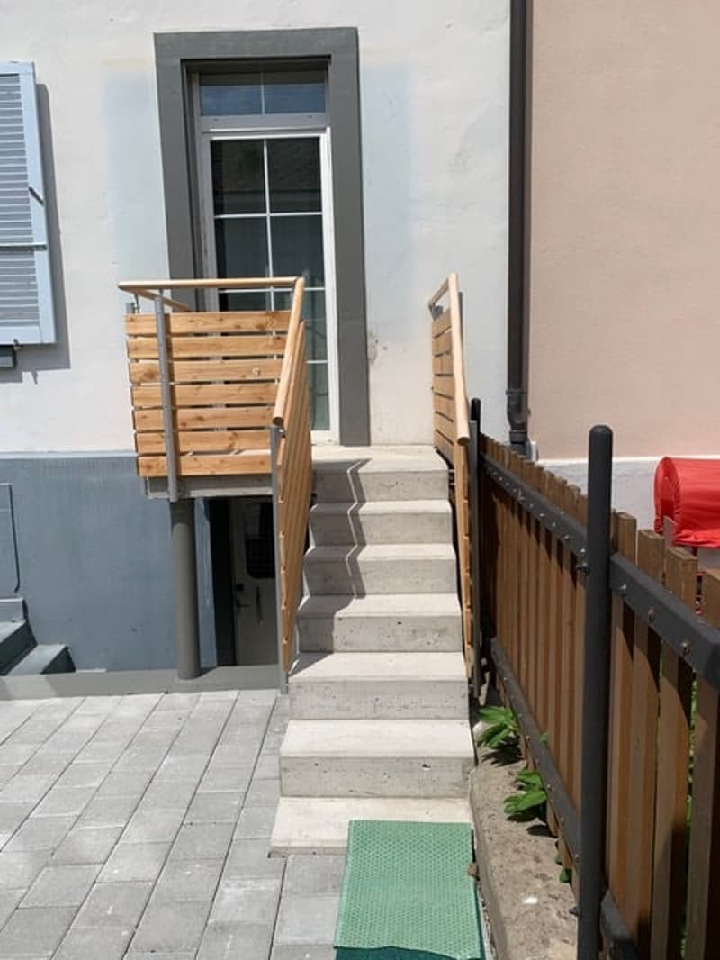 Quiet 2.5 rooms in the center of Biel with garden plot (9)